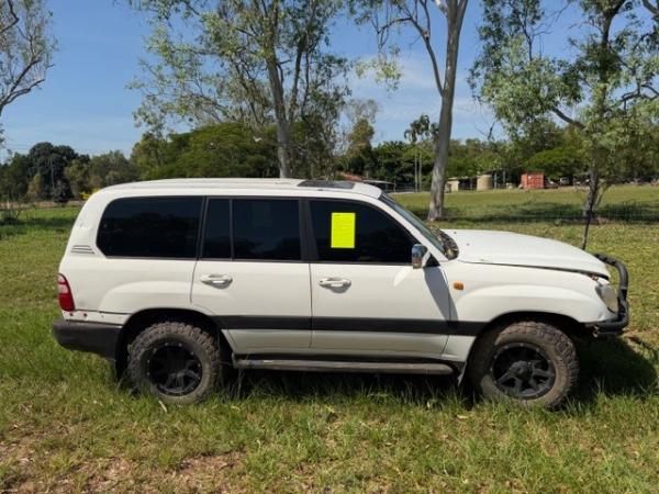 ABANDONED VEHICLE - TOYOTA LANDCRUISER